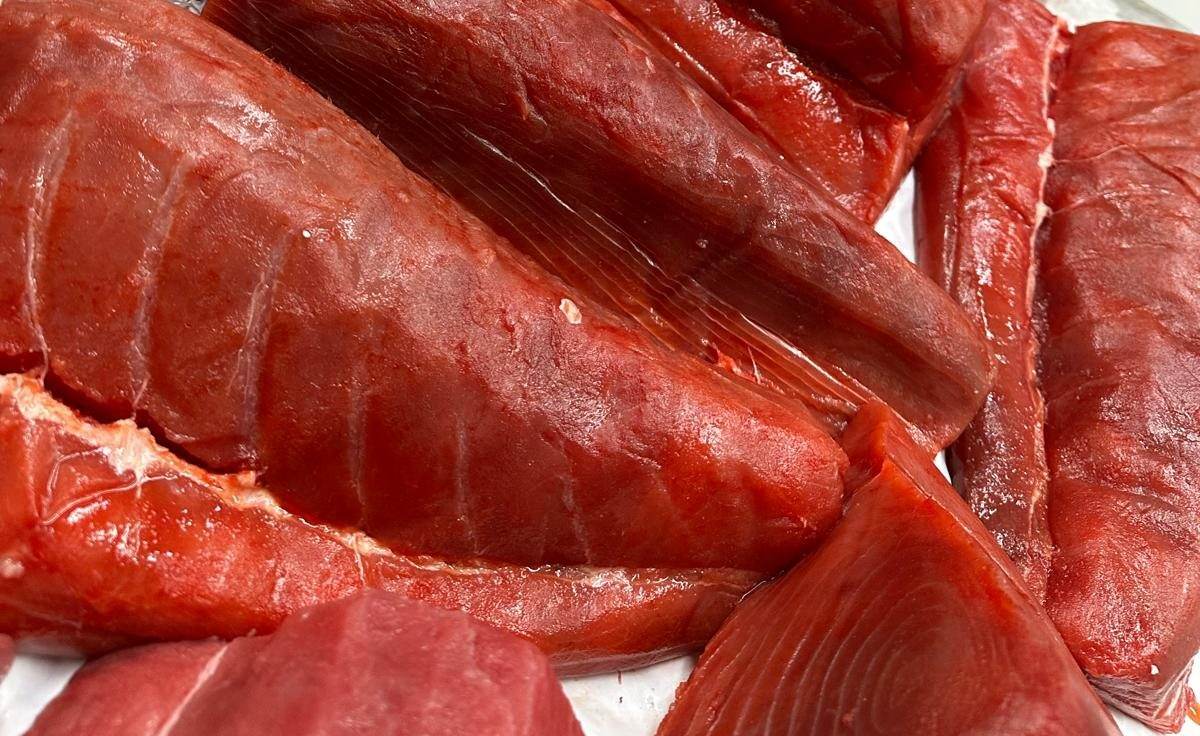 Tonno rosso fresco, tagliato a fette